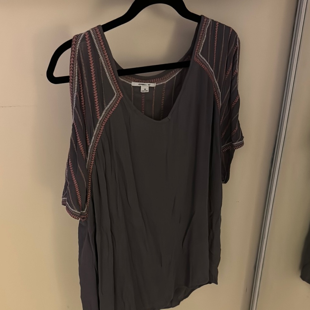 Gray Women's Top with Embroidered Sleeves